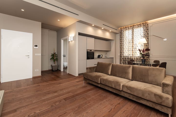 Beautiful living room with sofa bed, state-of-the-art smart TV air conditioning with Netflix subscription and ultra-fast wifi