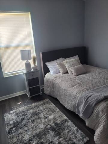 Luxury home gallery image 5