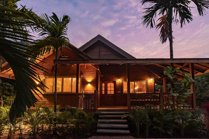 3BR| PvtPool+Lawn |StayVista| Nature's Abode @Goa