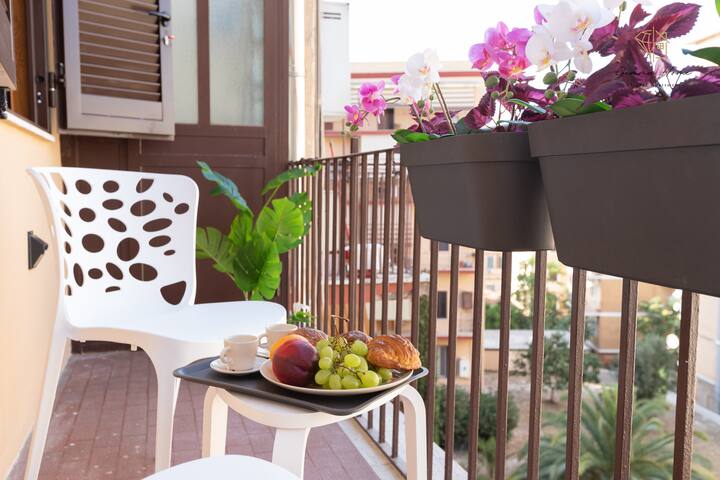 [Gemma House] 100m to MetroA, 2 En-suite Bathrooms gallery image 5