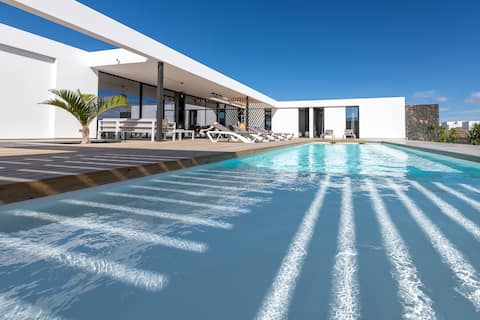 Villa Ventura - modern Villa with Pool - 10 Pers.