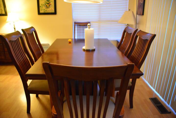 Spacious 5/3 Modern House gallery image 4