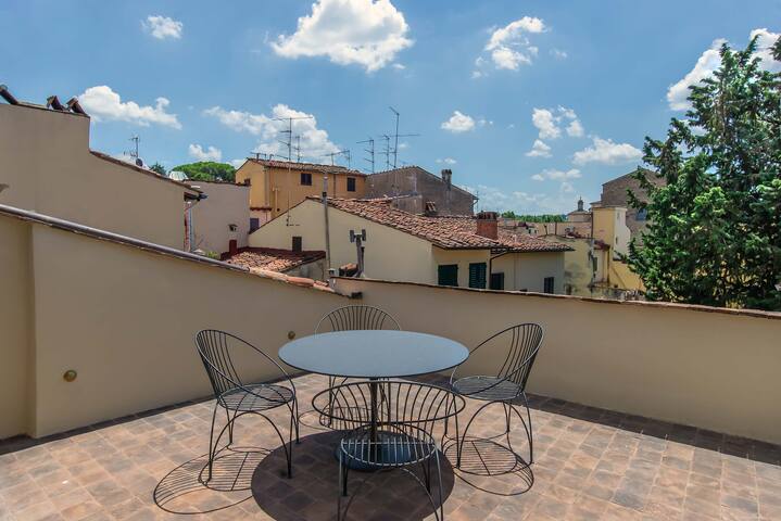 L’attico in San Frediano gallery image 2