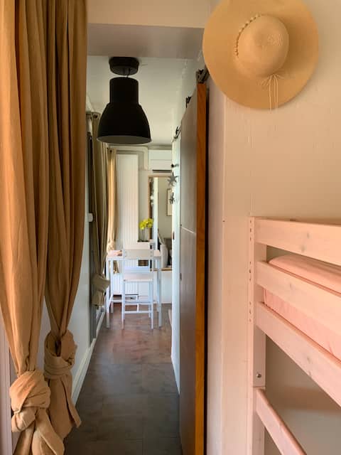 Propriété Airbnb réussie: 6th-floor sea view, parking, terrace, 1 min to the beach. à La Grande Motte