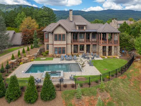 Bright's Creek Manor: 5BR Home-Private Pool