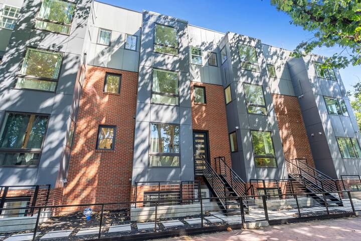 Townhouse at Capitol Hill 3 w/Rooftop gallery image 4