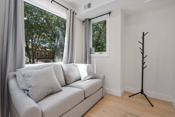 Townhouse at Capitol Hill 3 w/Rooftop gallery image 2