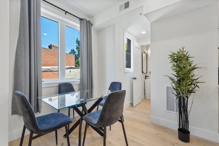 Townhouse at Capitol Hill 4 w/Rooftop gallery image 5