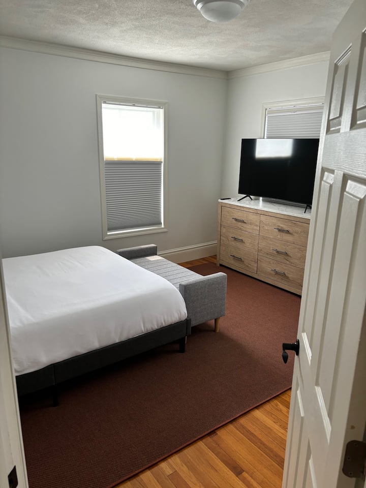 Small Apartment in Malden