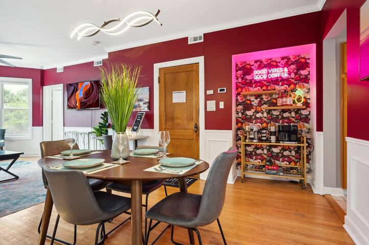 Near Wrigley • Sleeps 6 • Firepit & Free Parking gallery image 2