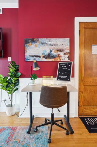 Near Wrigley • Sleeps 6 • Firepit & Free Parking gallery image 3