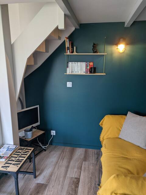 Successful Airbnb property: Port-Joinville St-Aubin, sea view and beach access in L'île D'yeu
