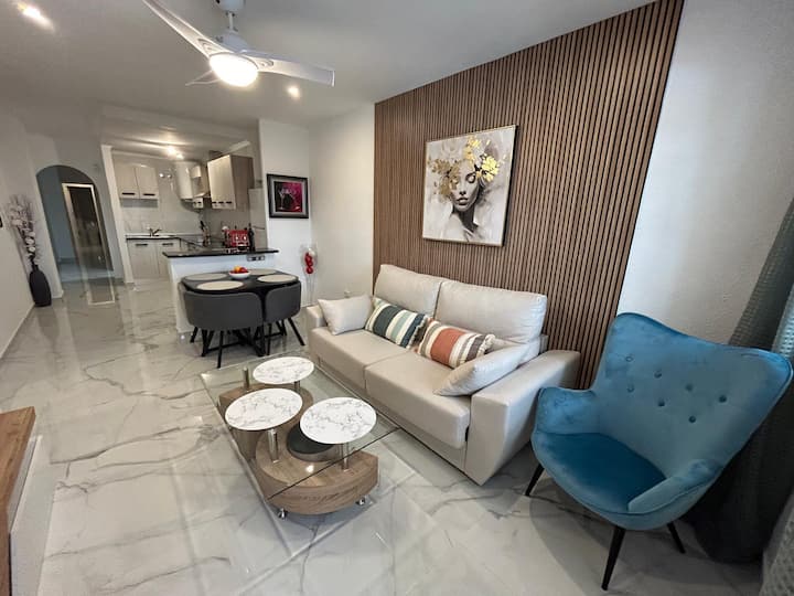 Nice Apartment Close To The Beach, With Garage. - Torrevieja
