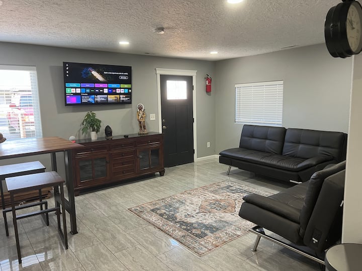 Norma’s Cozy - Cielo Suite - Kennewick, WA
