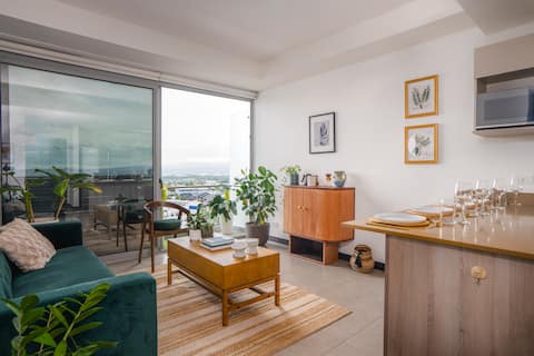 Skyhome Mountain & Park Views NearAirport(6mi) AC