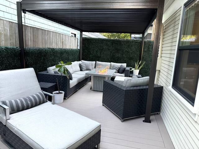 Queen Anne Oasis gallery image 2