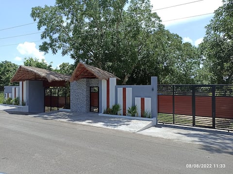 Aldea Puc, house next to the bay