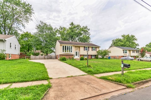 Spacious and Modern Home in Centreville