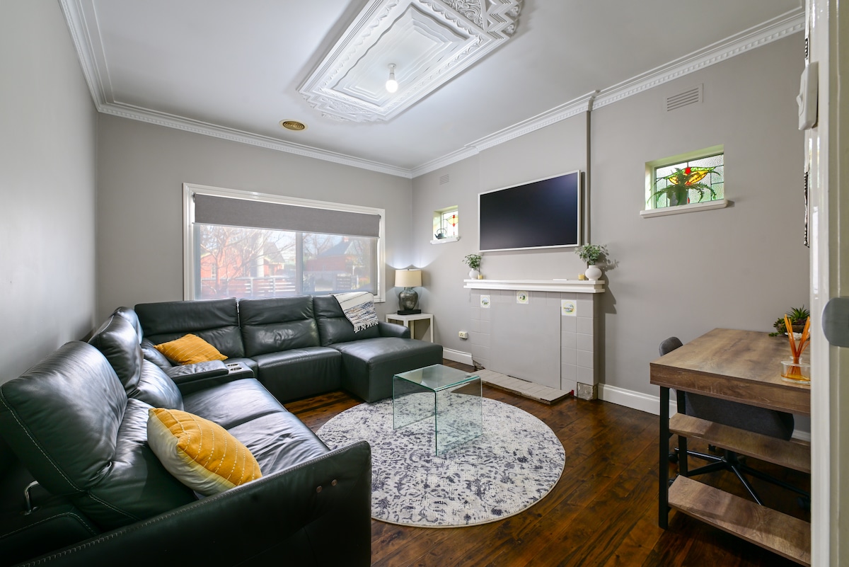 Popular Airbnb listing: Central Charm in Albury
