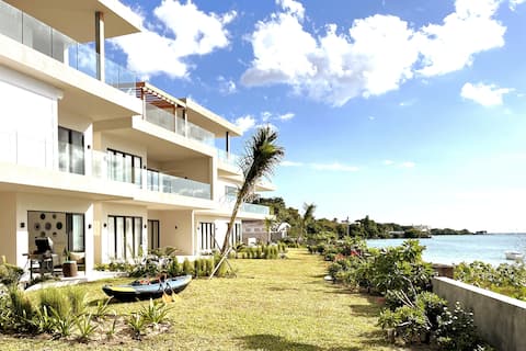 Modern Apt, Beachfront, Sea view, Kayak, BBQ, Pool