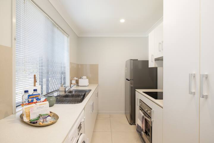 3 Bdr Apt! Garage! Clean! GST Credits! 120D3 gallery image 5