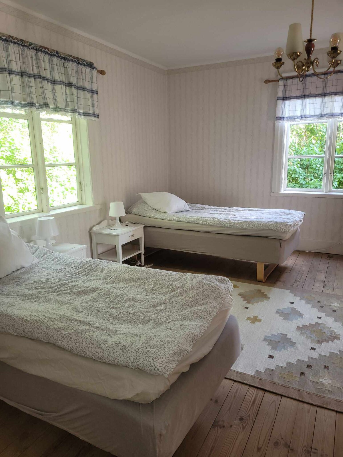 Sovrum 2, nedervåningen.