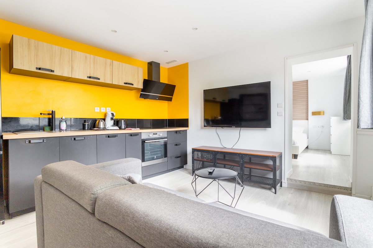 Popular Airbnb listing: *Urban chic* - close to transportation in Villeneuve D'ascq