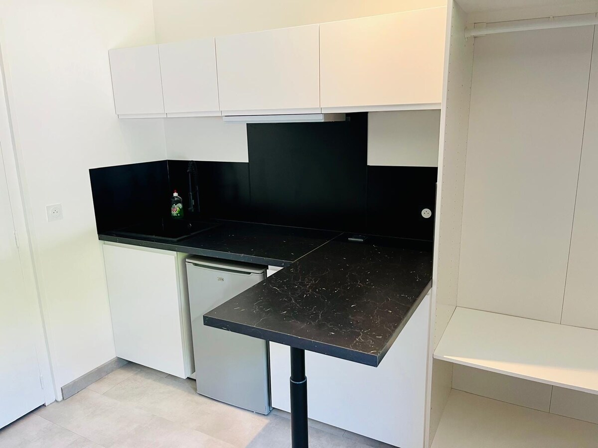 Top Airbnb: SPACE Studio - 3 minutes from Futuroscope en Chasseneuil Du Poitou