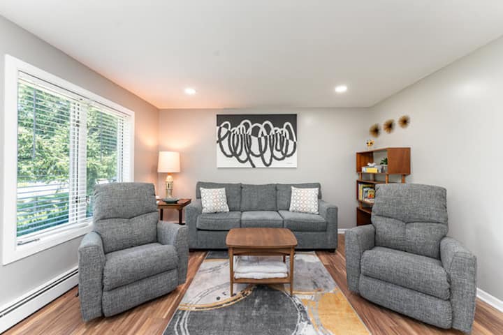 Cozy 3br Home Near Park & Shops - Bay City, MI