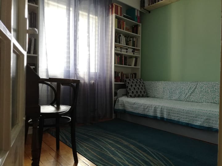 غرفة نوم مريحة 2