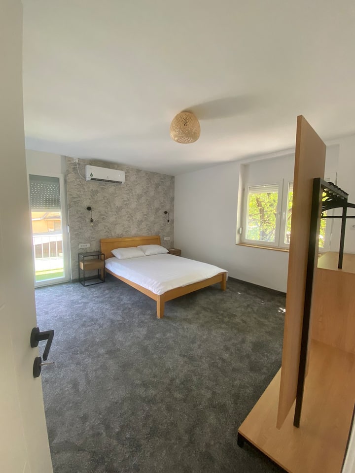 საძინებელი 1