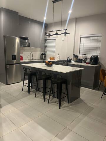 “Modern 3 bedroom Urban Getaway”