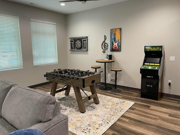 “The” Downtown Apartment - Norfolk, NE
