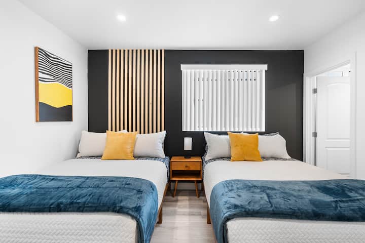 เพลิดเพลินกับเตียงควีนไซส์ขนาดใหญ่ 2 หลัง