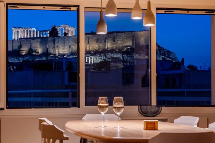 Unique 2BR Penthouse with Stunning Acropolis View gallery image 2