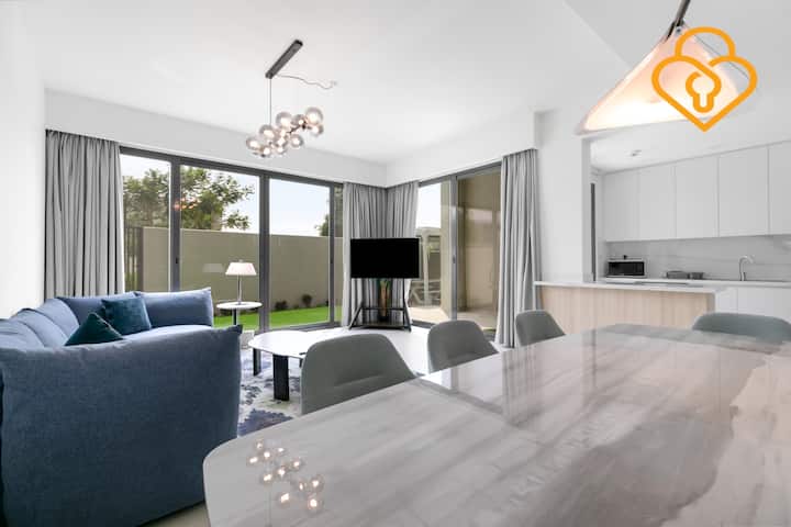 4 Br Villa Walking To Pool Great Family Community - Dubai