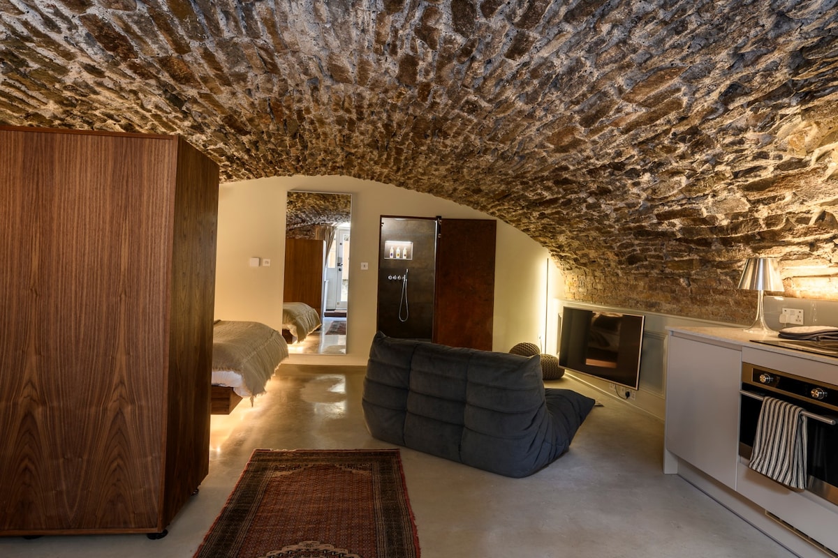 Top Airbnb: The Vault in Long Ashton
