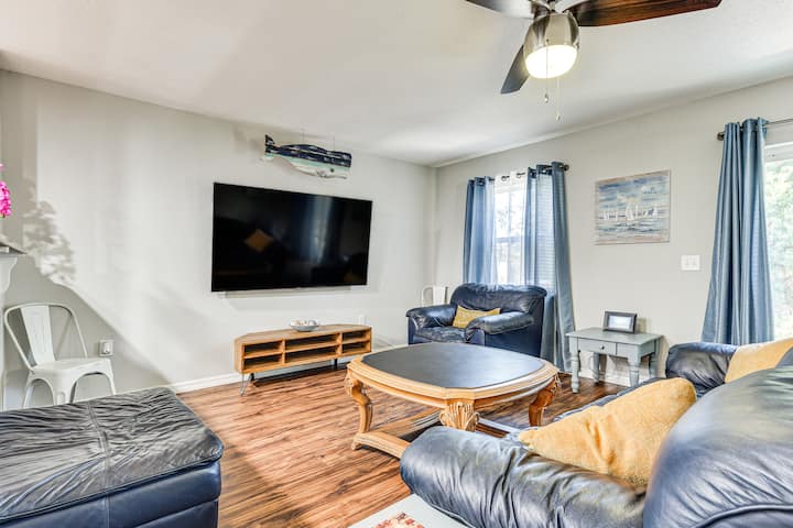 Spacious Fun Vacation Rental - Hidden Lake, Kingsland