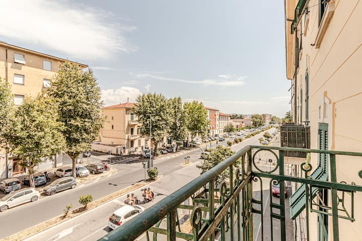 [Moonlight] Stylish Central, Hospital & Station - Livorno
