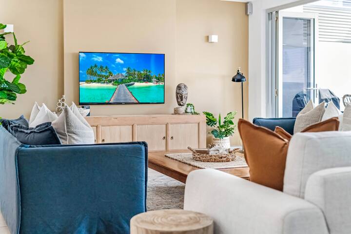 Alex Beach House (12 guests) 100 steps to the sand gallery image 5