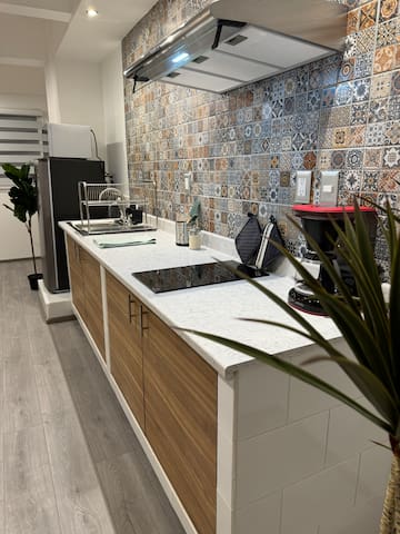 (203) Centric Modern 2 Bedroom (203)