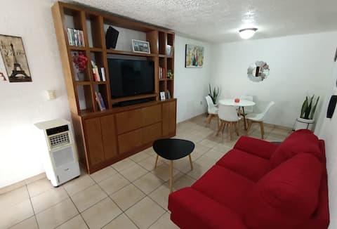 Popular Airbnb listing: Los Laureles Apartment (near Telmex Auditorium) in Zapopan