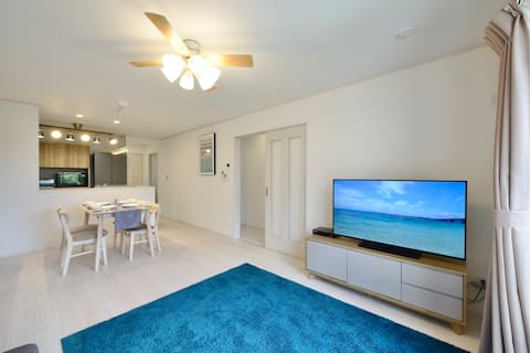 25-minute drive from Naha Airport! The outlet mall is also a 7-minute drive/perfect for sightseeing 
