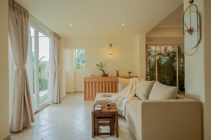 Living room image 4