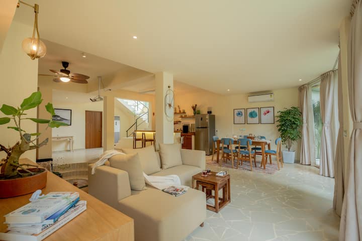 Living room image 3