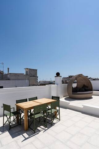 Ampio alloggio con terrazza in centro storico