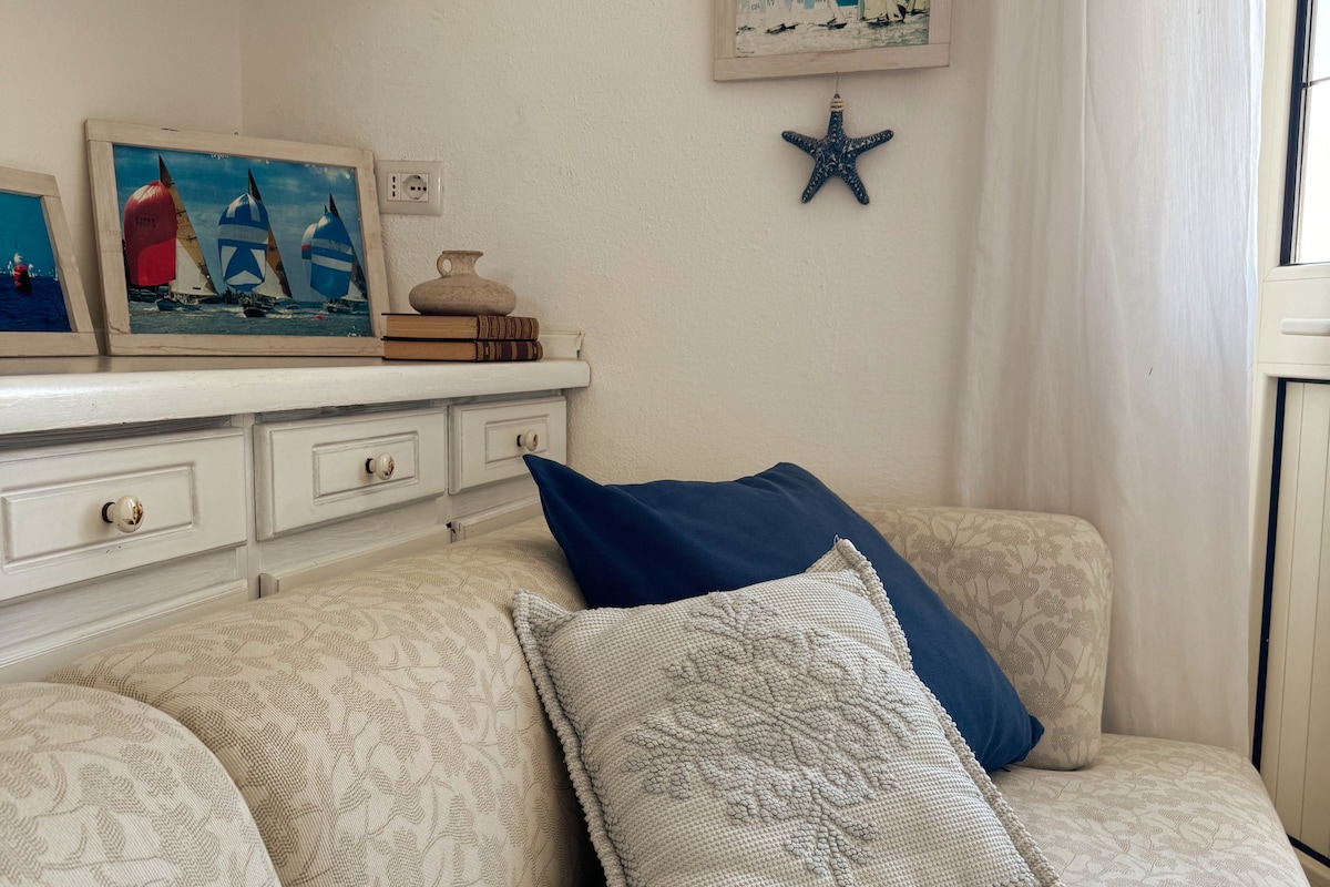 Airbnb performant: Fabulous sea view in the center à Santa Teresa Gallura