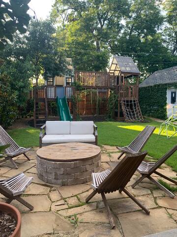 Furnished pet & family friendly home in Fairmount gallery image 2