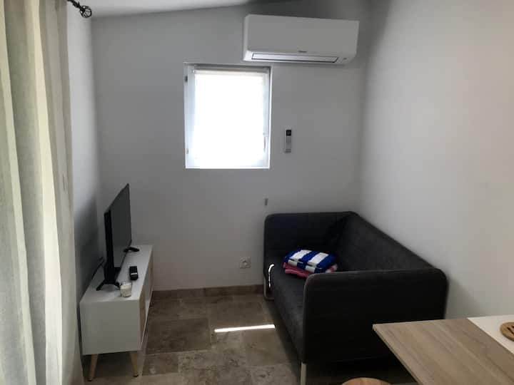 Studio Climatisé / Accès Piscine - L'Isle-sur-la-Sorgue
