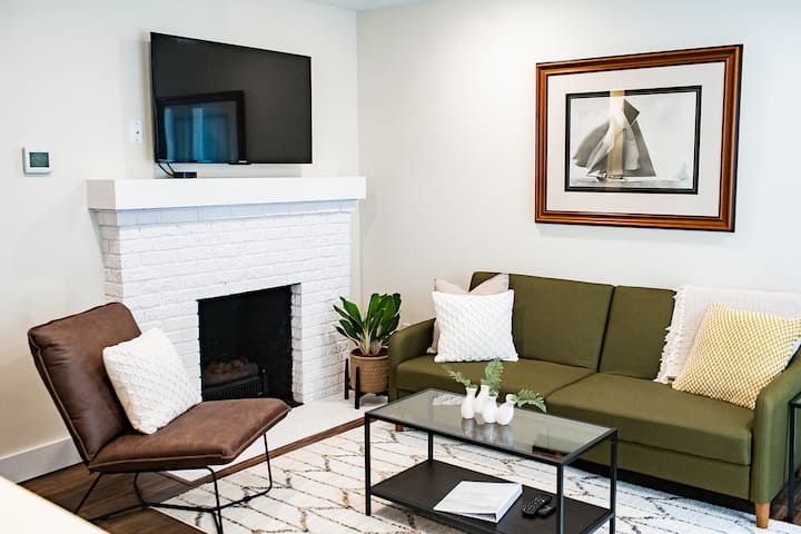 New! The Grand Suite At Little Bay Cottage - Petoskey, MI